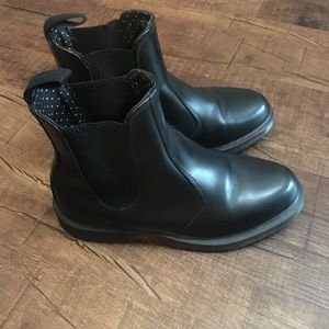 Dr. Martens almost new Chelsea boots